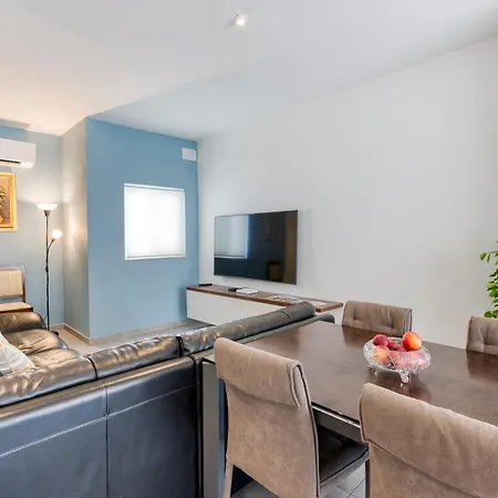 Annitchka Mansions - Penthouse In Malta * Birkirkara