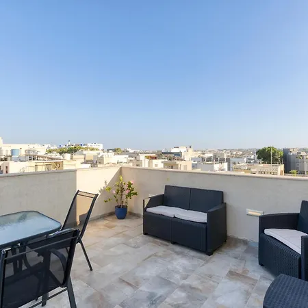 Апартаменты Annitchka Mansions - Penthouse In Malta Биркиркара