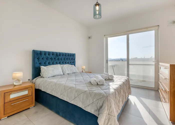 Annitchka Mansions - Penthouse In Malta