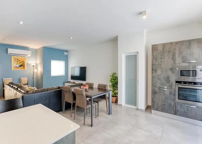 Annitchka Mansions - Penthouse In Malta Birkirkara