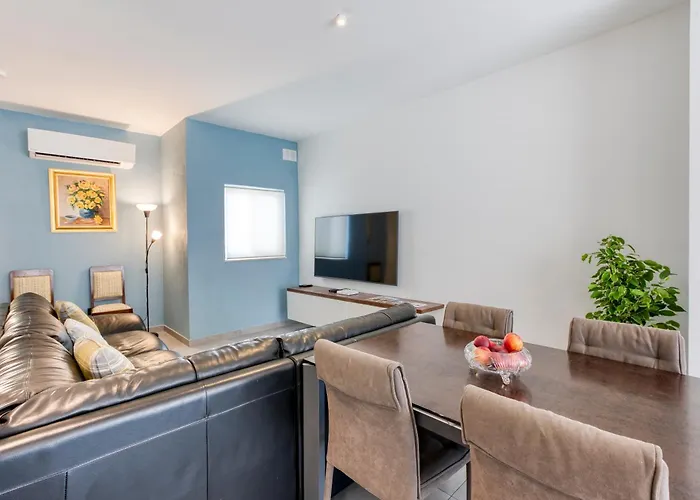 Annitchka Mansions - Penthouse In Malta * Birkirkara