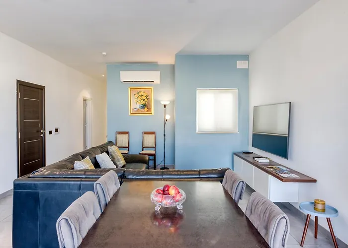 Annitchka Mansions - Penthouse In Malta